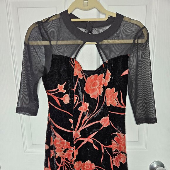 BCBG Mini Dress Velvet like material size 2 - Picture 1 of 14